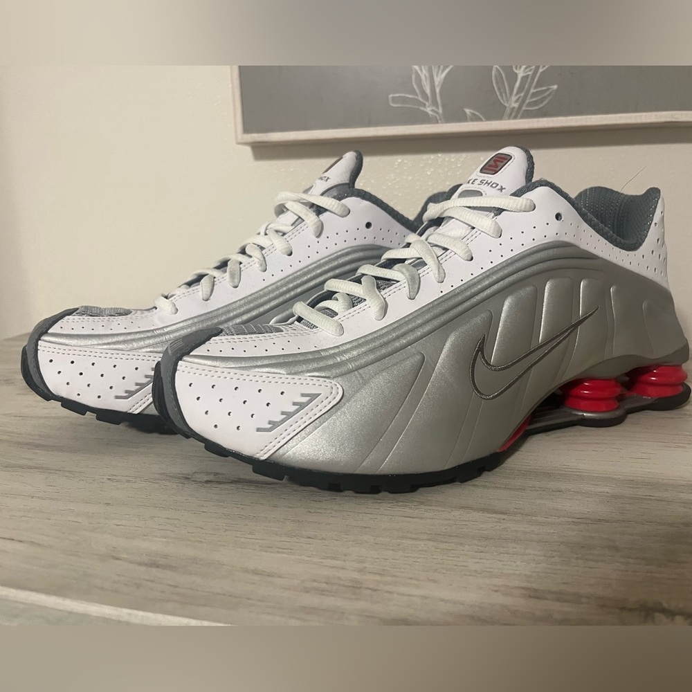 Nike Shox R4